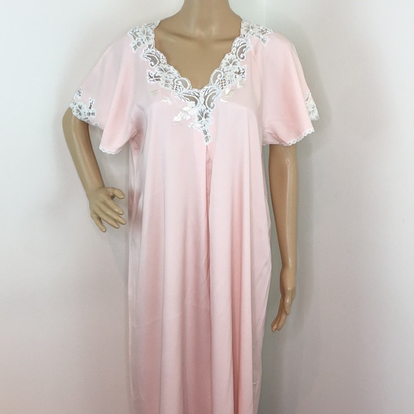 Natori Other - VINTAGE NATORI Pink Long Gown Natori Other - VINTAGE NATORI Pink Long Gown